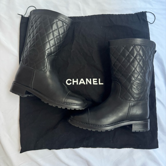 Chanel 2014 Interlocking CC logo Rain Boots - Picture 5 of 10